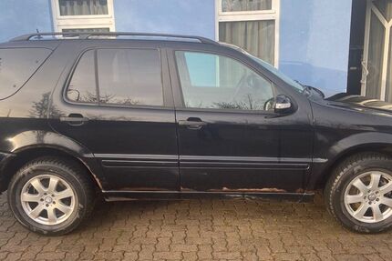 Mercedes-Benz ML 270 312.500 km 2.500 &euro; Münnerstadt 97702