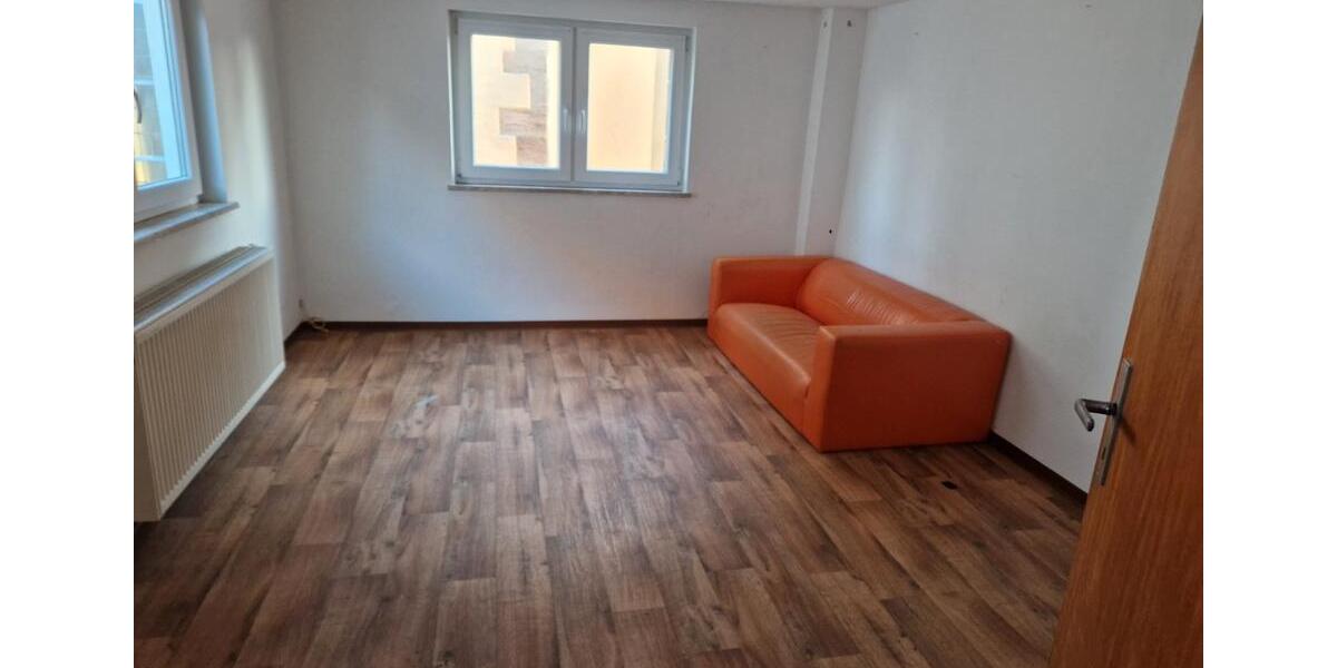 Doppelhaushälfte Bad Kissingen - 8 Zimmer, 150 m&sup2;, 145.000&euro; | Angebot:27083667
