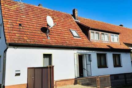 Haus Haßfurt - 8 Zimmer, 145 m&sup2;, 155.000&euro; | Angebot:25944080
