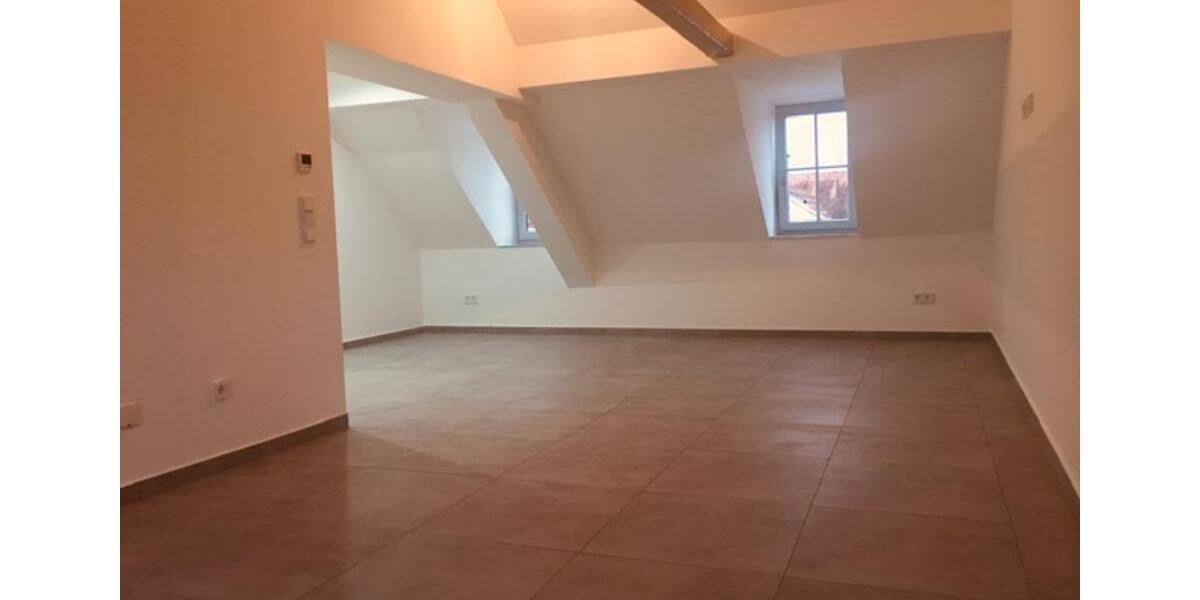 Dachgeschoßwohnung Volkach - 3.5 Zimmer, 80 m&sup2;, 951&euro; | Angebot:24415550