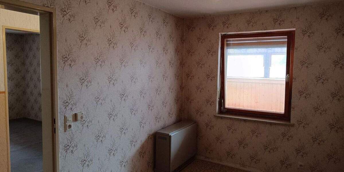 Einfamilienhaus Retzstadt - 8 Zimmer, 185 m&sup2;, 295.000&euro; | Angebot:25716350