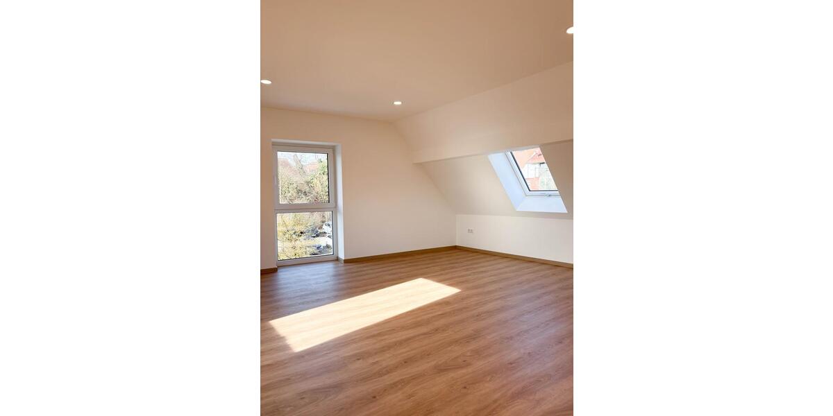 Dachgeschoßwohnung Estenfeld - 2 Zimmer, 77 m&sup2;, 990&euro; | Angebot:25415392