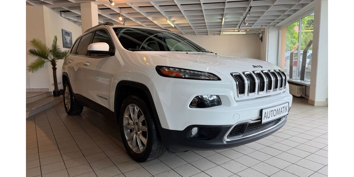 Jeep Cherokee 204.000 km 9.490 &euro; Schwanfeld 97523