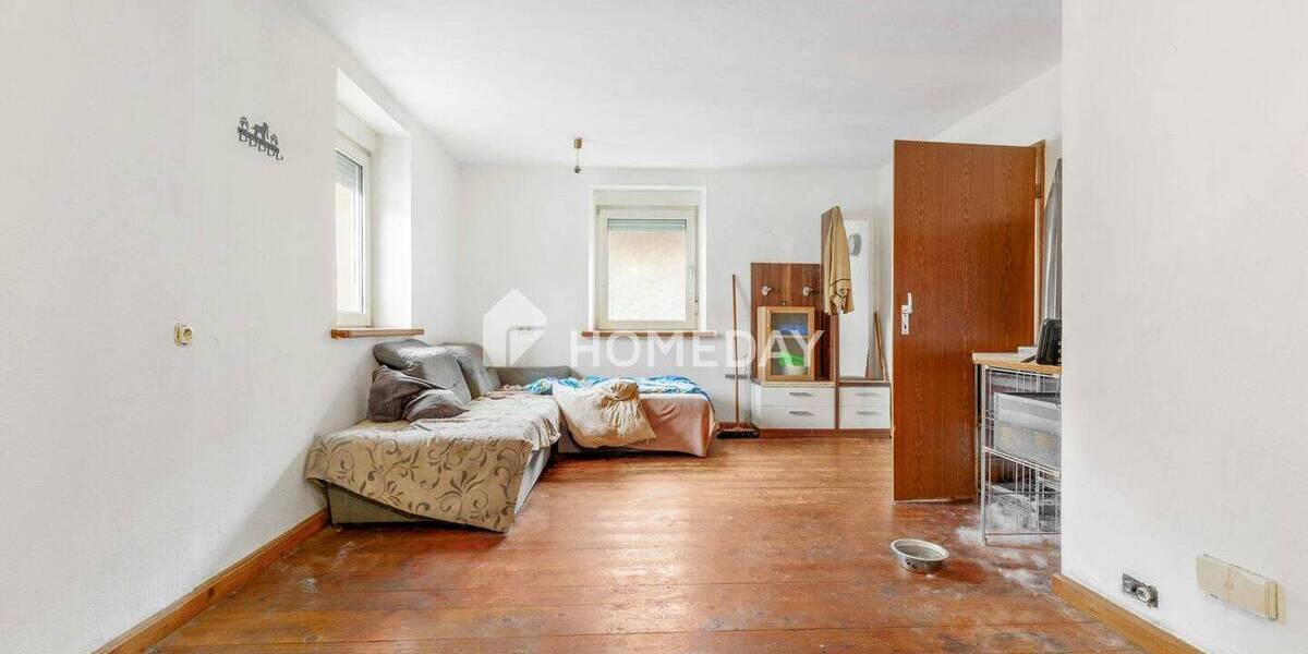 Einfamilienhaus Bergtheim Opferbaum - 8 Zimmer, 220 m&sup2;, 335.000&euro; | Angebot:25684249