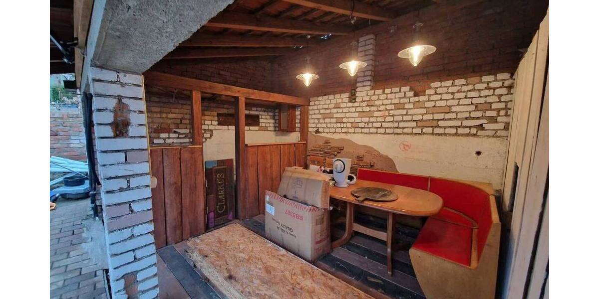 Einfamilienhaus Niederwerrn - 6 Zimmer, 129 m&sup2;, 250.000&euro; | Angebot:25664866