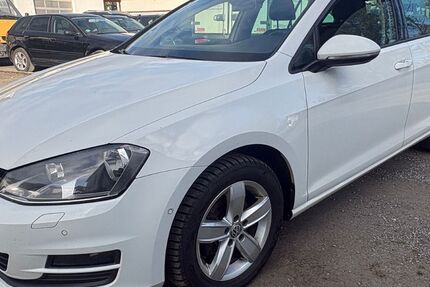 VW Golf 211.000 km 4.880 &euro; Knetzgau 97478