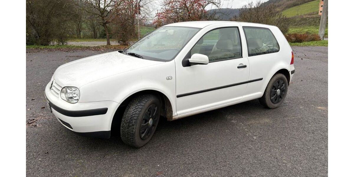 VW Golf 90.000 km 2.799 &euro; Ramsthal 97729
