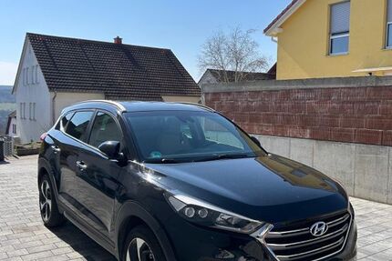 Hyundai TUCSON 185.000 km 15.900 &euro; Arnstein 97450