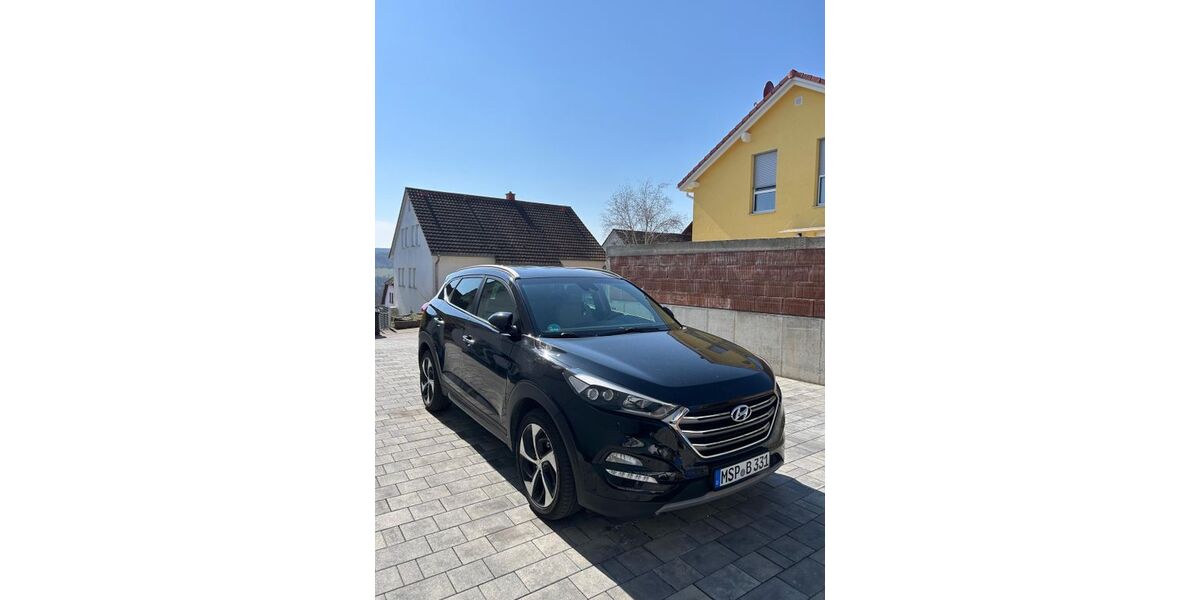 Hyundai TUCSON 185.000 km 15.900 &euro; Arnstein 97450