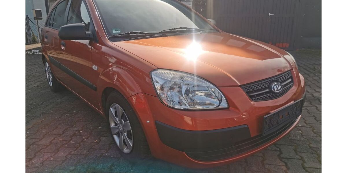 Kia Rio 180.000 km 1.290 &euro; Niederwerrn 97464