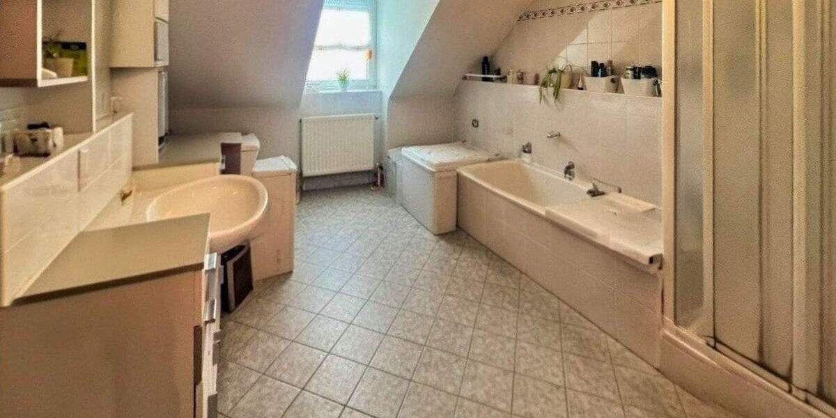 Etagenwohnung Niederwerrn - 3 Zimmer, 79 m&sup2;, 229.000&euro; | Angebot:25734064