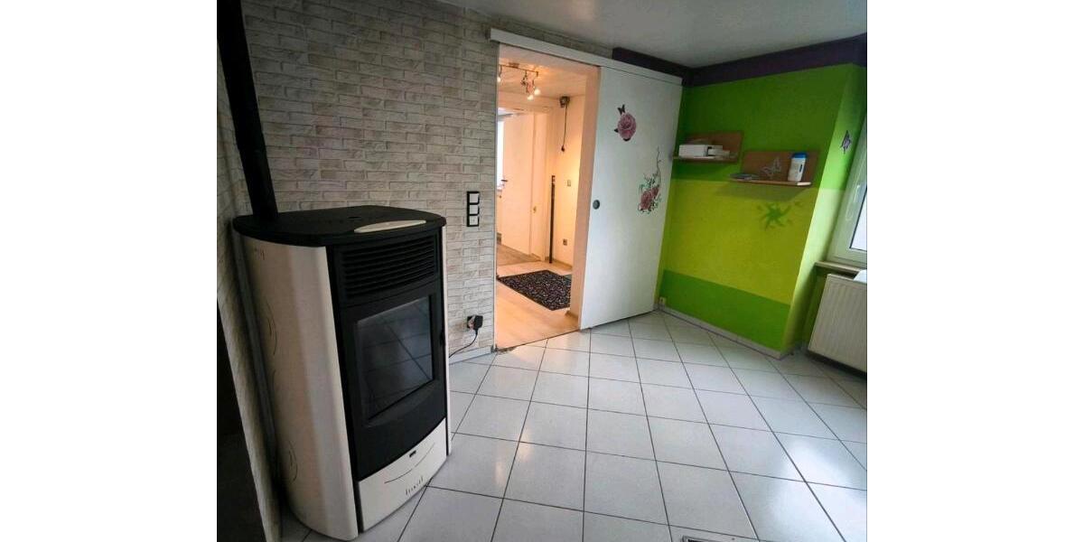 Einfamilienhaus Rauhenebrach - 8 Zimmer, 235 m&sup2;, 225.000&euro; | Angebot:27112116
