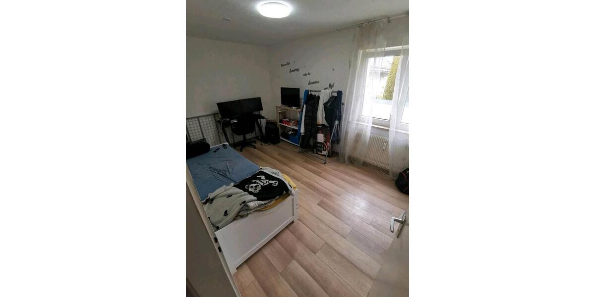 Erdgeschoßwohnung Schweinfurt Gartenstadt - 3 Zimmer, 74 m&sup2;, 1.000&euro; | Angebot:26464296