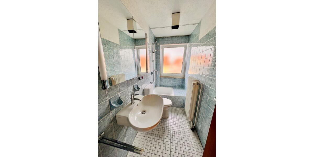 Reihenhaus Niederwerrn - 7 Zimmer, 156 m&sup2;, 398.000&euro; | Angebot:25299512