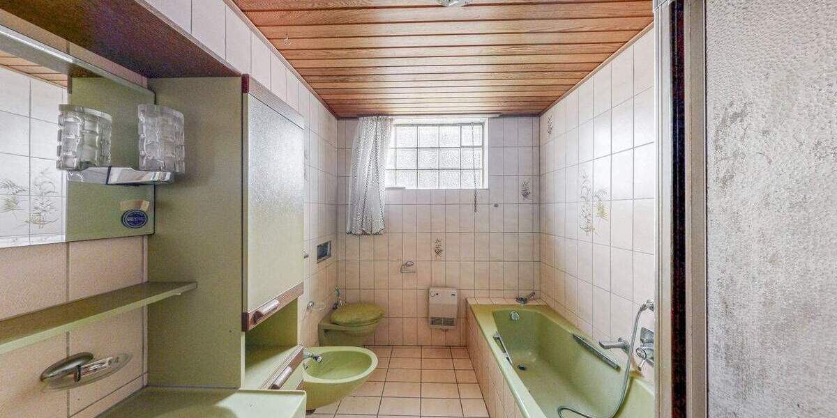 Mehrfamilienhaus, Wohnhaus Schwebenried Schwebenried - 8 Zimmer, 209 m&sup2;, 300.000&euro; | Angebot:25997007