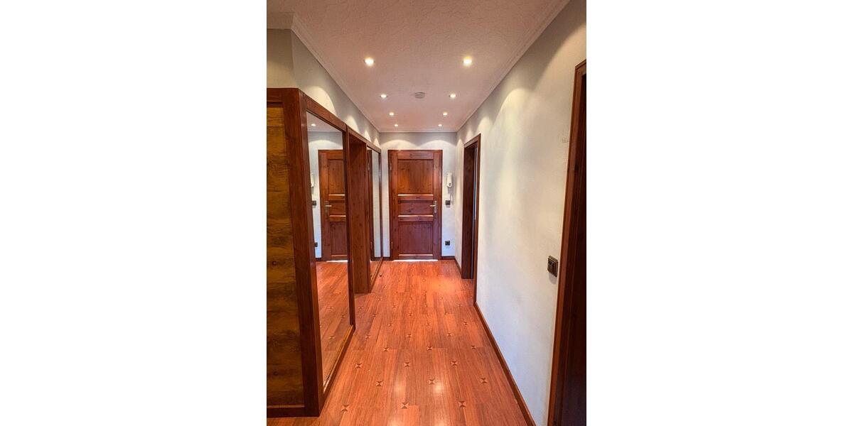 Etagenwohnung Hohenroth - 2 Zimmer, 70 m&sup2;, 1.300&euro; | Angebot:25784360