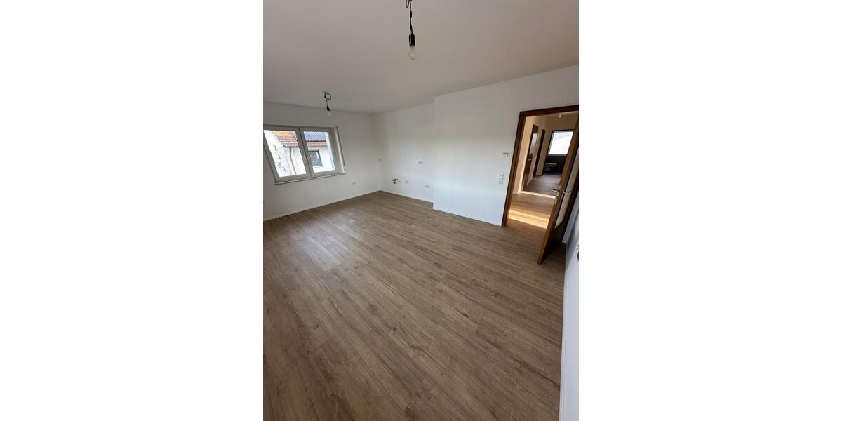 Etagenwohnung Schwebheim - 5 Zimmer, 102 m&sup2;, 1.250&euro; | Angebot:26039163