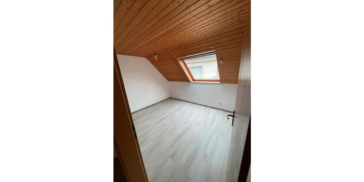 Dachgeschoßwohnung Wiesentheid - 1 Zimmer, 42 m&sup2;, 505&euro; | Angebot:26678744