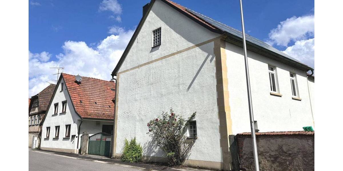 Einfamilienhaus Hofheim - 9 Zimmer, 200 m&sup2;, 270.000&euro; | Angebot:26930429