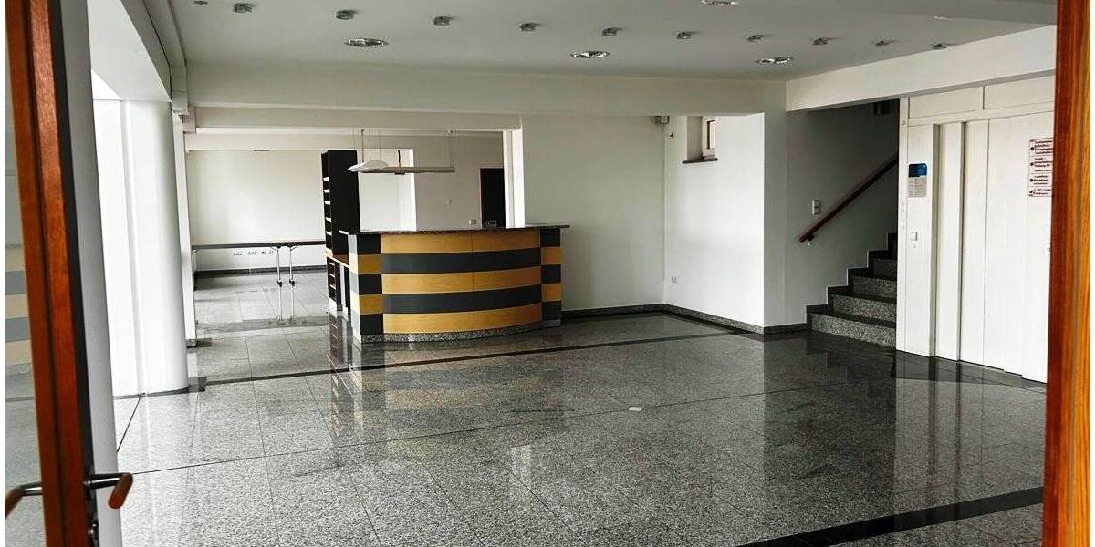 Gewerbeobjekt Haßfurt - 5 Zimmer, 382 m&sup2;, 2.300&euro; | Angebot:25771701