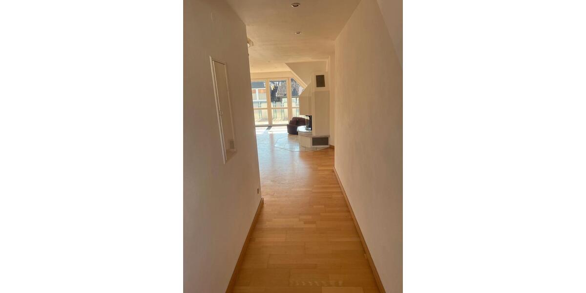 Dachgeschoßwohnung Bad Bocklet - 3 Zimmer, 130 m&sup2;, 1.170&euro; | Angebot:26459668