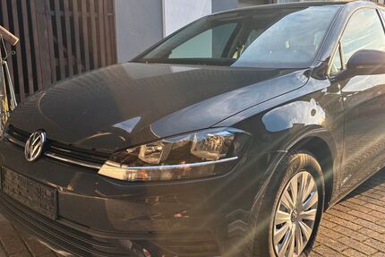 VW Golf 97.200 km 8.150 &euro; Stadtlauringen 97488