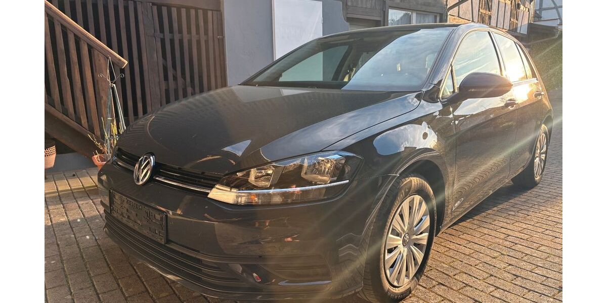 VW Golf 97.200 km 8.150 &euro; Stadtlauringen 97488