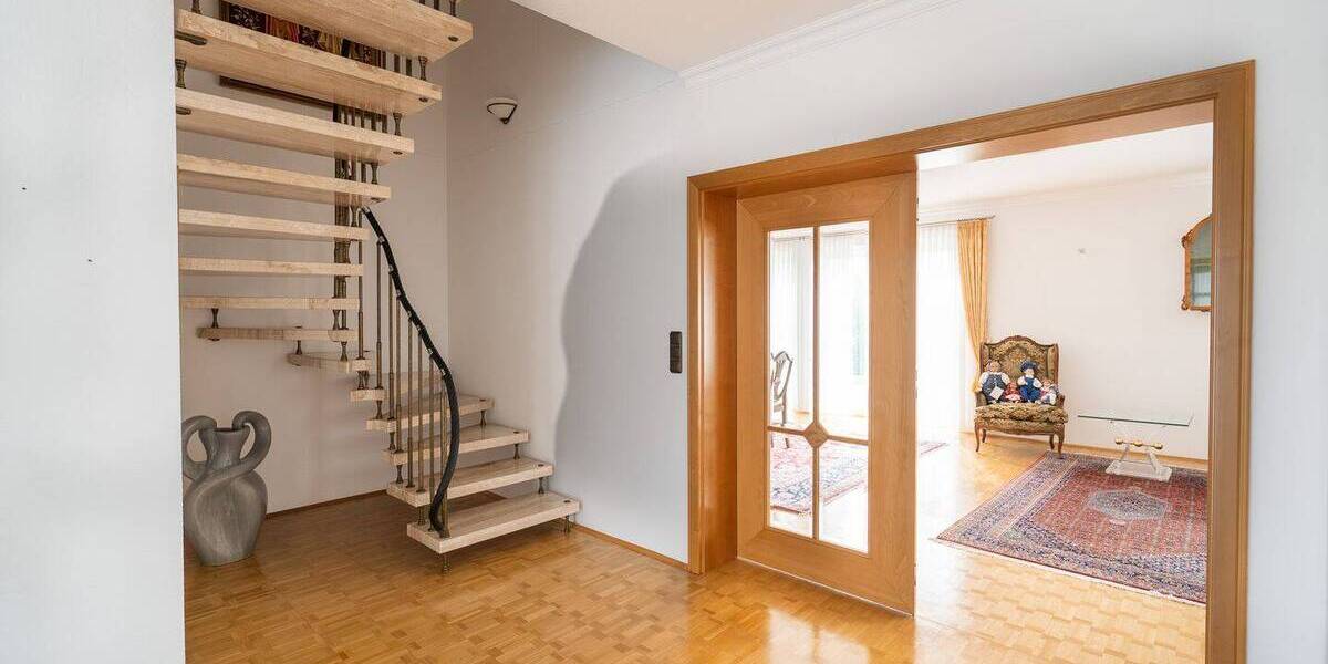 Einfamilienhaus Hohenroth - 6 Zimmer, 285 m&sup2;, 485.000&euro; | Angebot:26028493