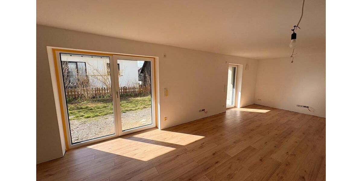 Etagenwohnung Hohenroth - 3 Zimmer, 95 m&sup2;, 1.050&euro; | Angebot:26525657