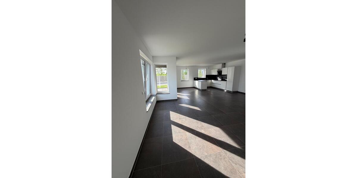 Erdgeschoßwohnung Hofheim in Unterfranken - 3 Zimmer, 98 m&sup2;, 1.190&euro; | Angebot:26635805