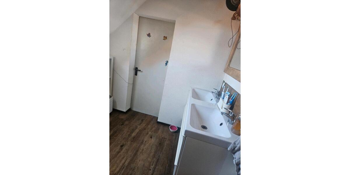 Mehrfamilienhaus, Wohnhaus Bundorf - 9 Zimmer, 250 m&sup2;, 250.000&euro; | Angebot:25891847