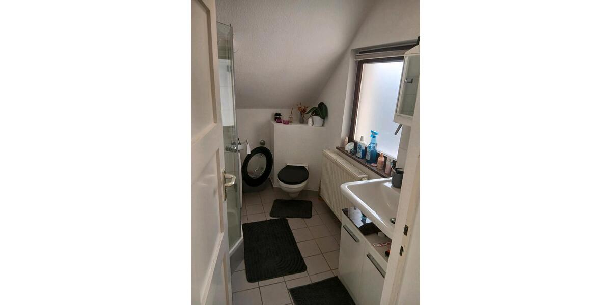 Dachgeschoßwohnung Schweinfurt Gartenstadt - 4 Zimmer, 110 m&sup2;, 750&euro; | Angebot:25752202