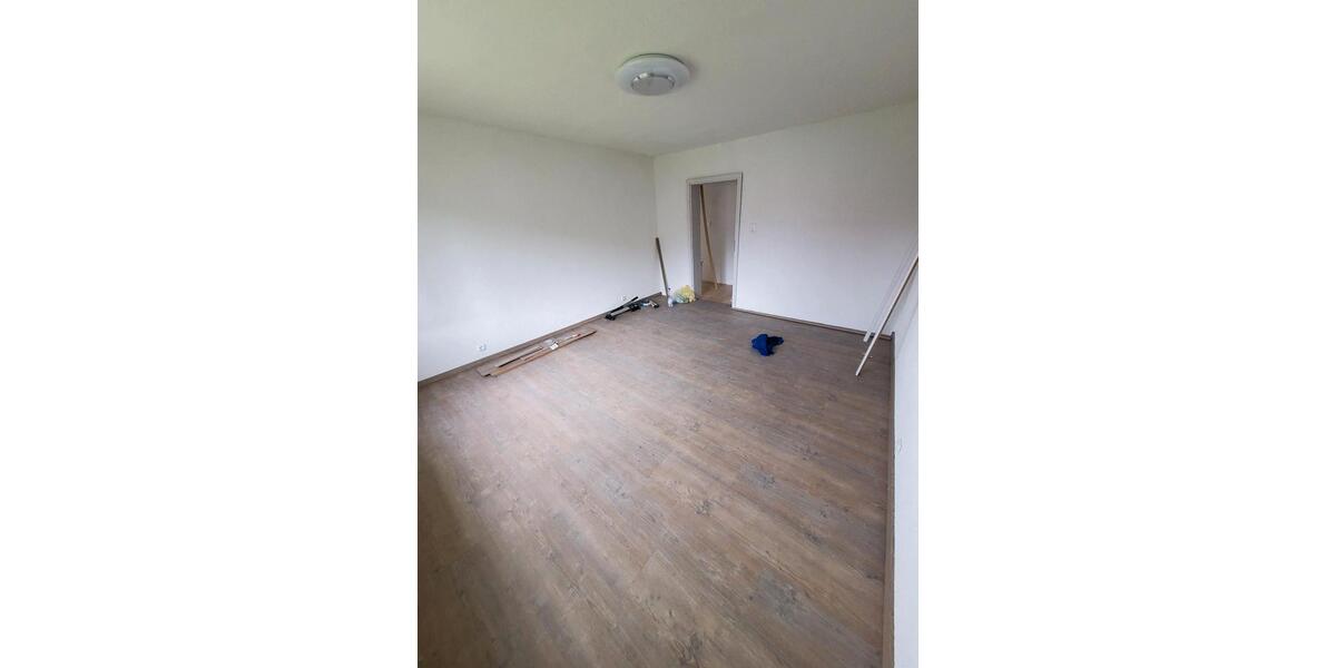 Etagenwohnung Estenfeld - 3 Zimmer, 64 m&sup2;, 65.000&euro; | Angebot:25589365