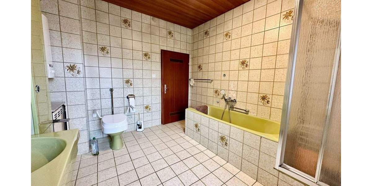 Einfamilienhaus Werneck - 4 Zimmer, 104 m&sup2;, 159.000&euro; | Angebot:25698503