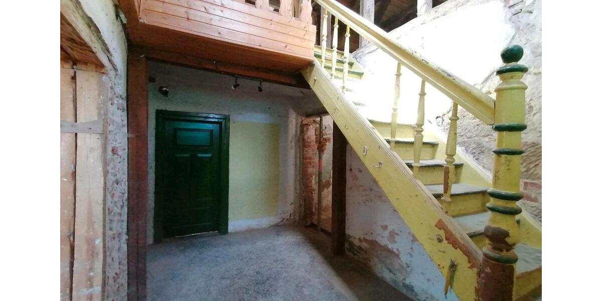 Einfamilienhaus Hofheim in Unterfranken - 3 Zimmer, 125 m&sup2;, 60.000&euro; | Angebot:26051317