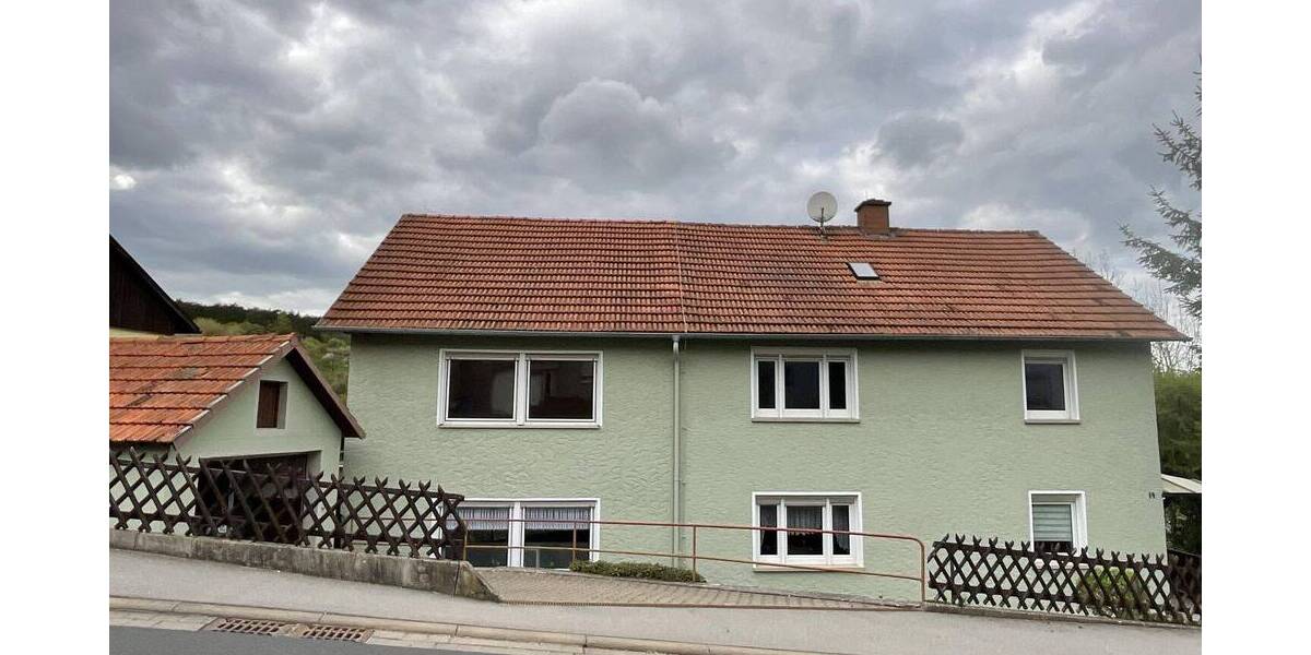 Einfamilienhaus Münnerstadt - 9 Zimmer, 235 m&sup2;, 245.000&euro; | Angebot:26751431