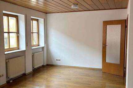 Wohnung Dettelbach - 3 Zimmer, 98 m&sup2;, 870&euro; | Angebot:26082914