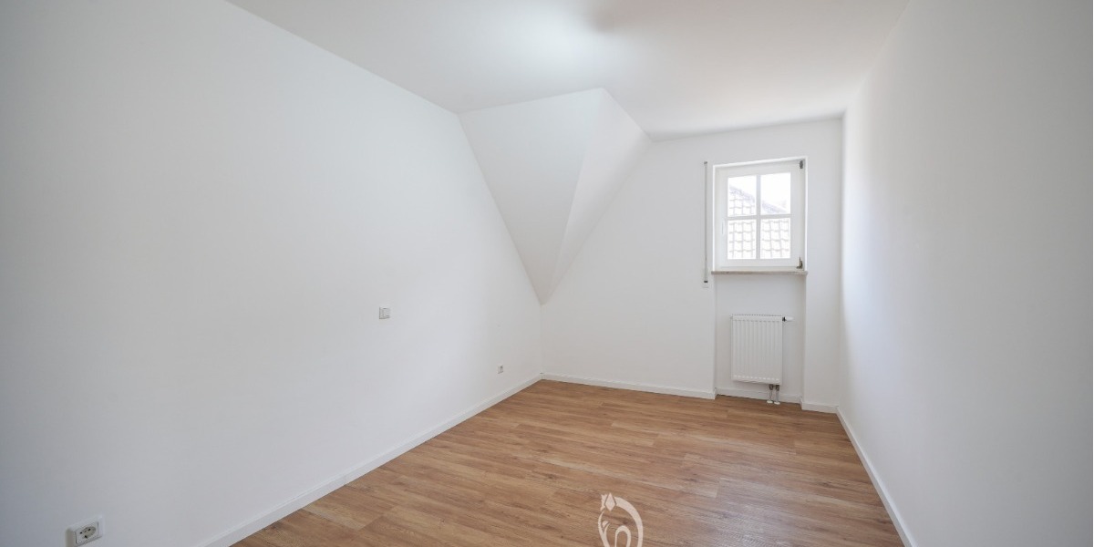 Renovierte 2,5-Zimmer-Wohnung mit Balkon, zentral und ruhig - Etagenwohnung Haßfurt | Angebot:25542190