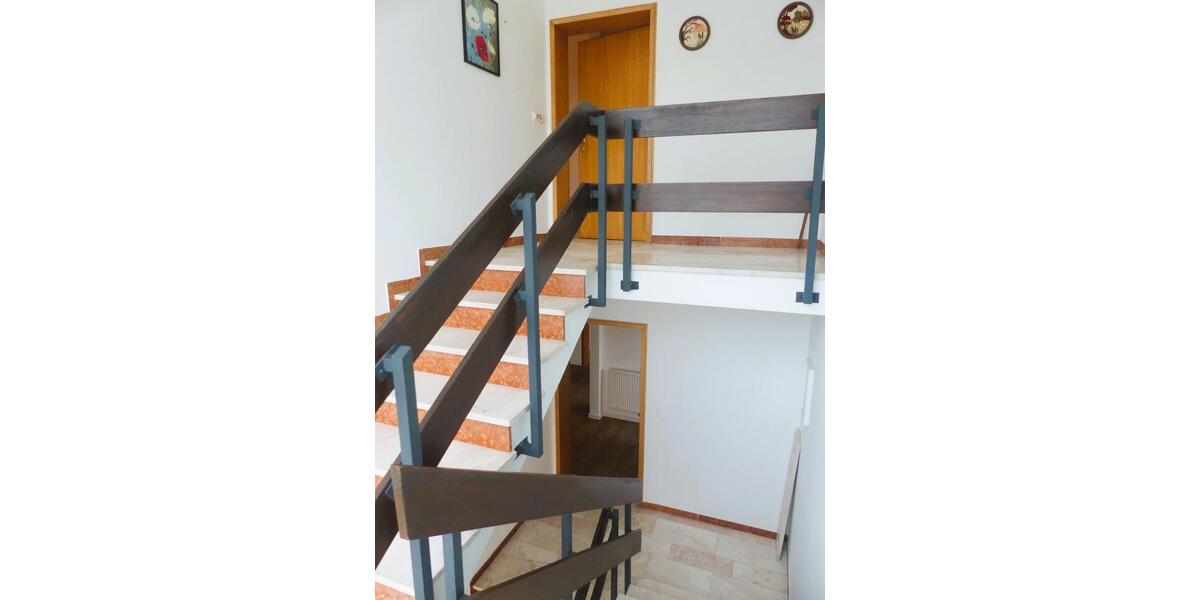 Mehrfamilienhaus, Wohnhaus Schwanfeld - 8 Zimmer, 200 m&sup2;, 425.000&euro; | Angebot:25921064