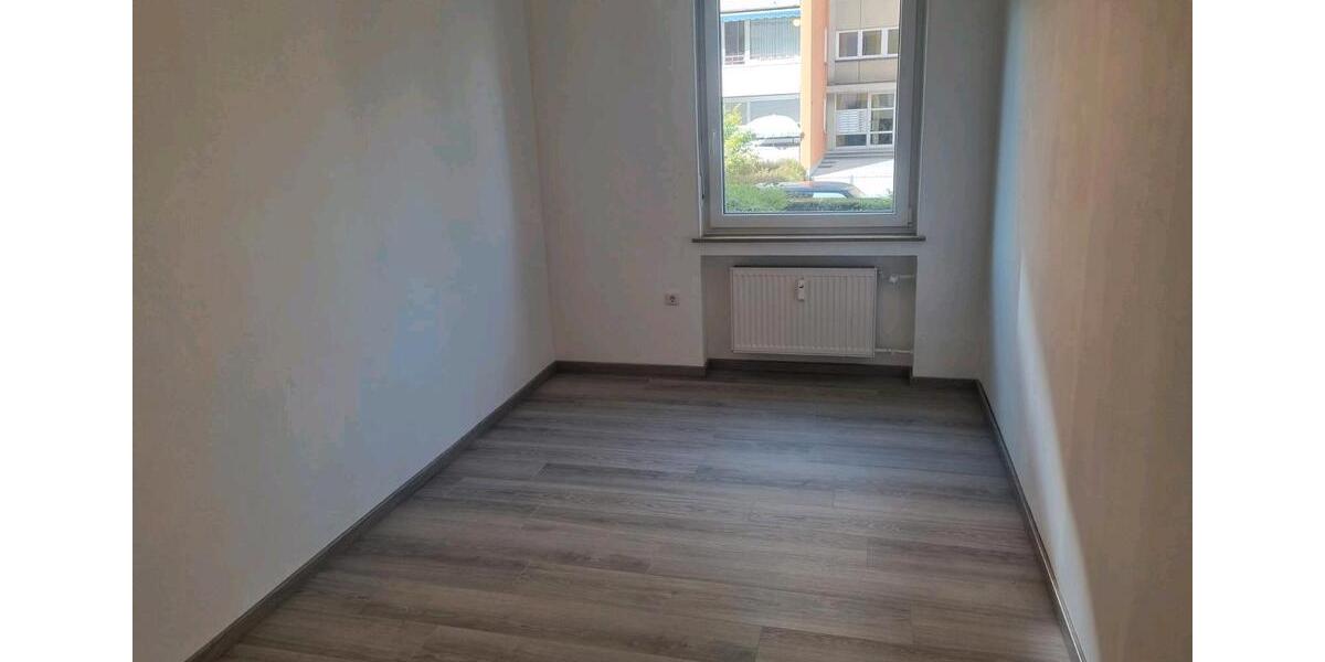 Erdgeschoßwohnung Schweinfurt Bellevue - 4 Zimmer, 84 m&sup2;, 240.000&euro; | Angebot:27288540