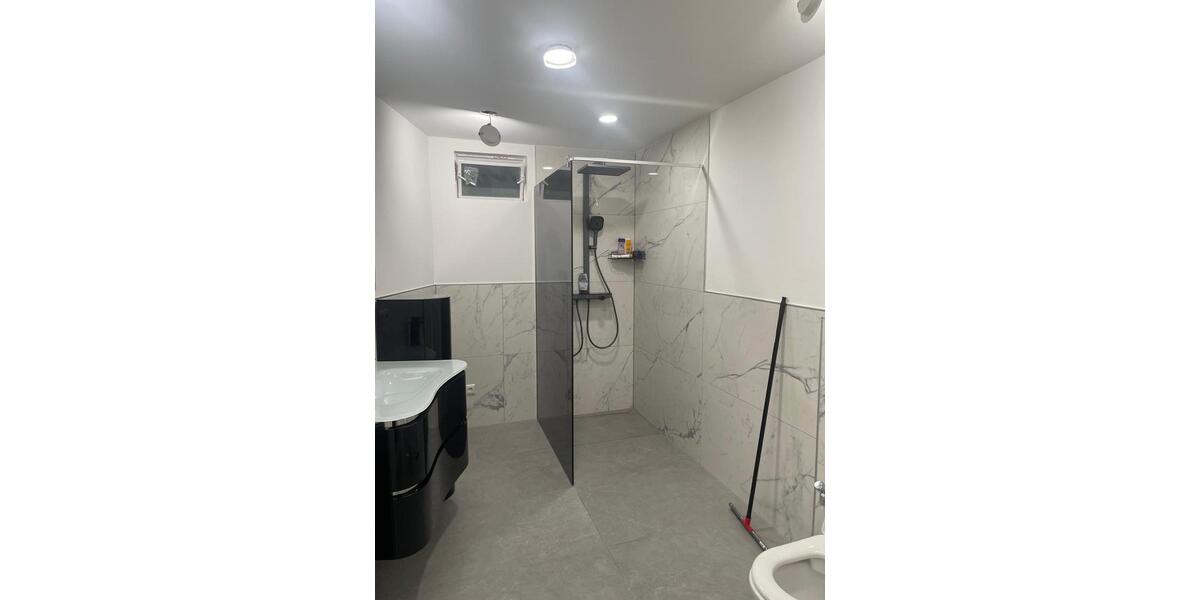 Mehrfamilienhaus, Wohnhaus Niederwerrn - 9 Zimmer, 243 m&sup2;, 450.000&euro; | Angebot:25083211