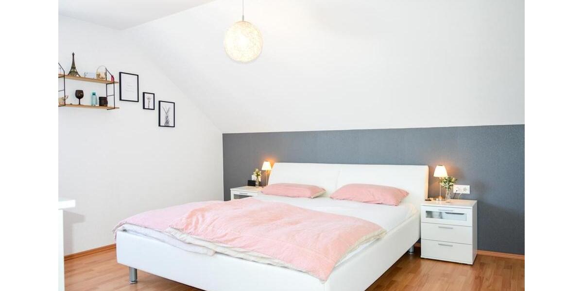 Dachgeschoßwohnung Sennfeld - 4.5 Zimmer, 108 m&sup2;, 1.030&euro; | Angebot:25900773