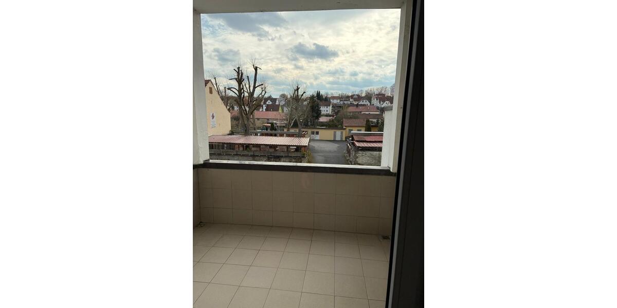 Etagenwohnung Poppenhausen - 7 Zimmer, 215 m&sup2;, 1.890&euro; | Angebot:26312178