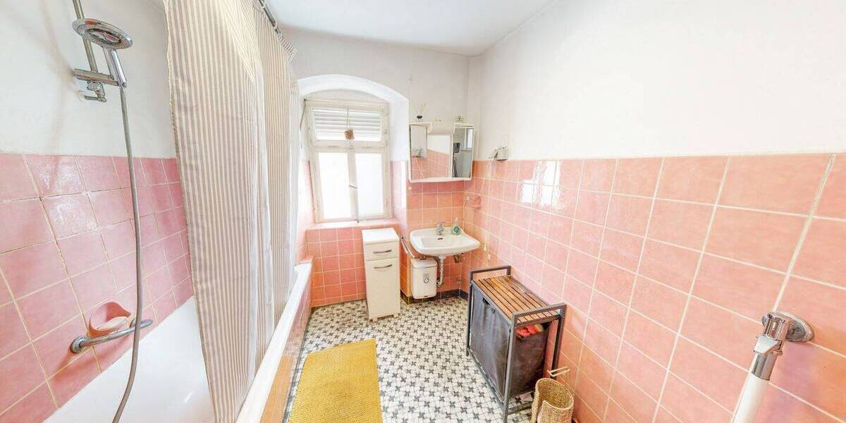 Einfamilienhaus Obereisenheim Obereisenheim - 6 Zimmer, 96 m&sup2;, 115.000&euro; | Angebot:25997012