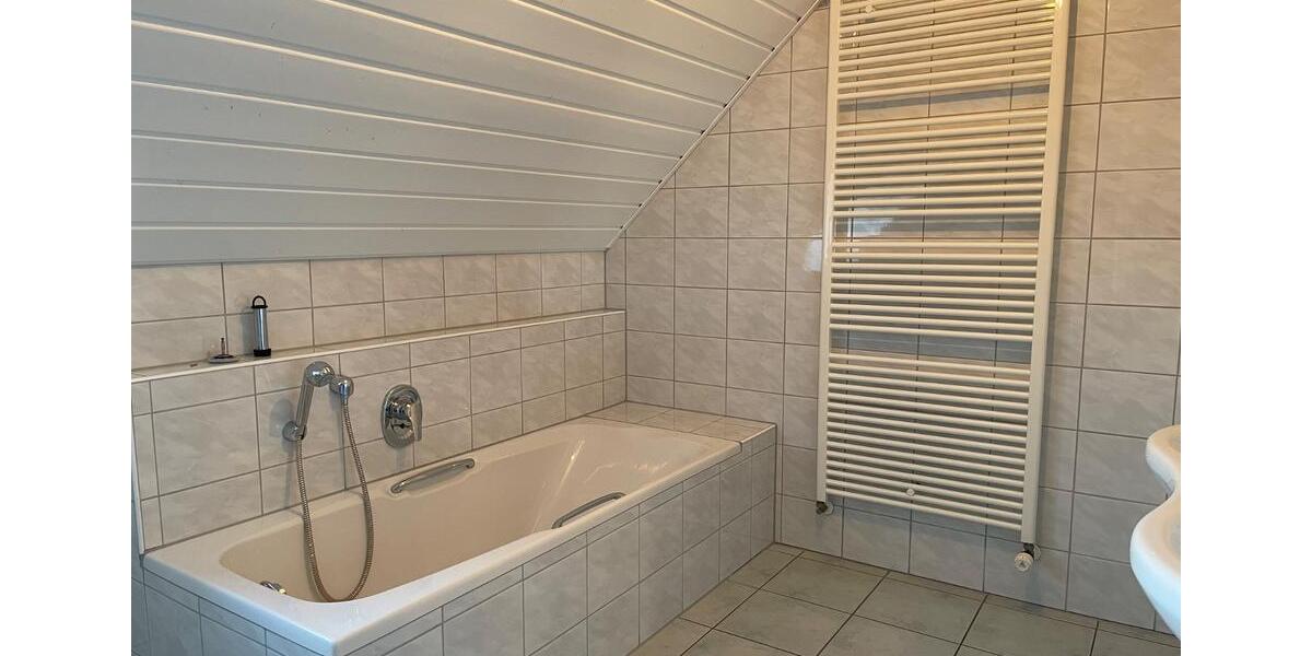 Doppelhaushälfte Werneck - 5.5 Zimmer, 150 m&sup2;, 1.500&euro; | Angebot:25239384