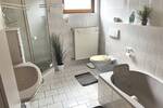 Einfamilienhaus Hofheim - 9 Zimmer, 200 m&sup2;, 270.000&euro; | Angebot:26930429