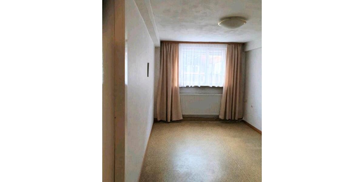 Einfamilienhaus Sulzfeld - 11 Zimmer, 208 m&sup2;, 149.000&euro; | Angebot:23488843