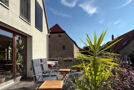 Traumhaftes Ensemble: Energieeffizientes (A) Einfamilienhaus mit Büro, großem Innenhof & Garten - Haus Fahr Fahr | Angebot:25907599