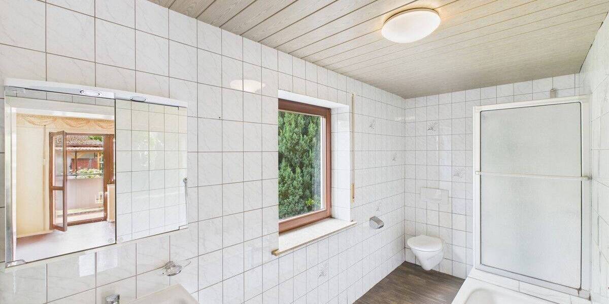 Doppelhaushälfte Volkach - 8 Zimmer, 185 m&sup2;, 357.000&euro; | Angebot:25737335