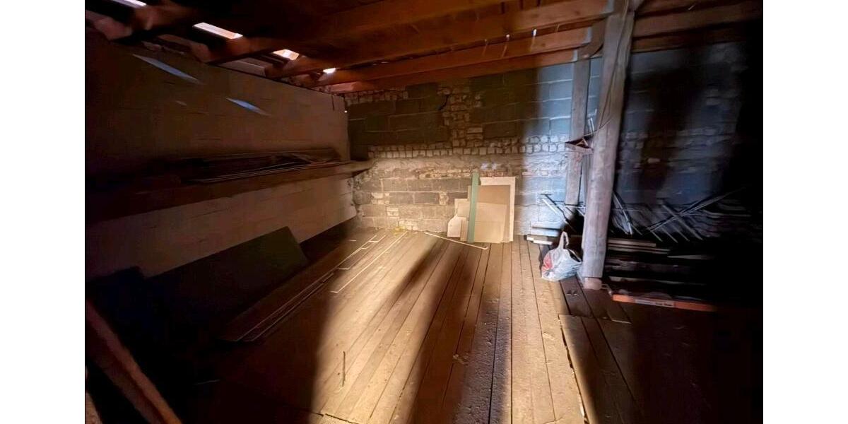 Einfamilienhaus Sulzfeld - 10 Zimmer, 209 m&sup2;, 205.000&euro; | Angebot:23431179